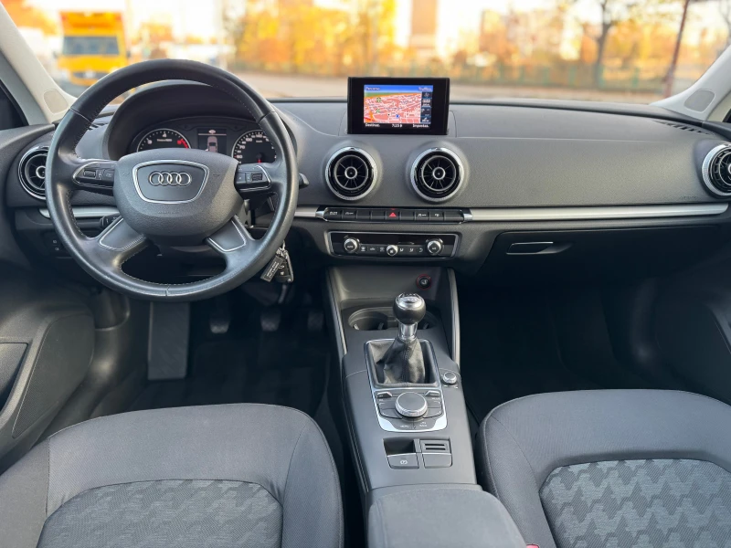 Audi A3 1.6TDI * S-Line * NAVI * XENON, снимка 13 - Автомобили и джипове - 48028628