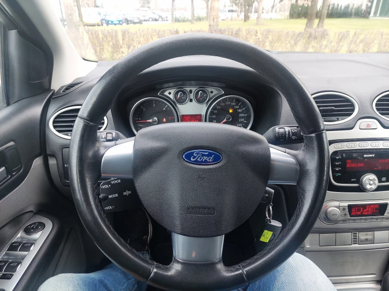 Ford Focus 1, 6d 110ps FACELIFT, снимка 8 - Автомобили и джипове - 48322126