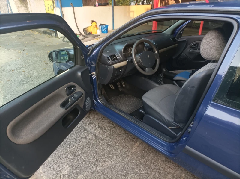 Renault Clio, снимка 9 - Автомобили и джипове - 48455747