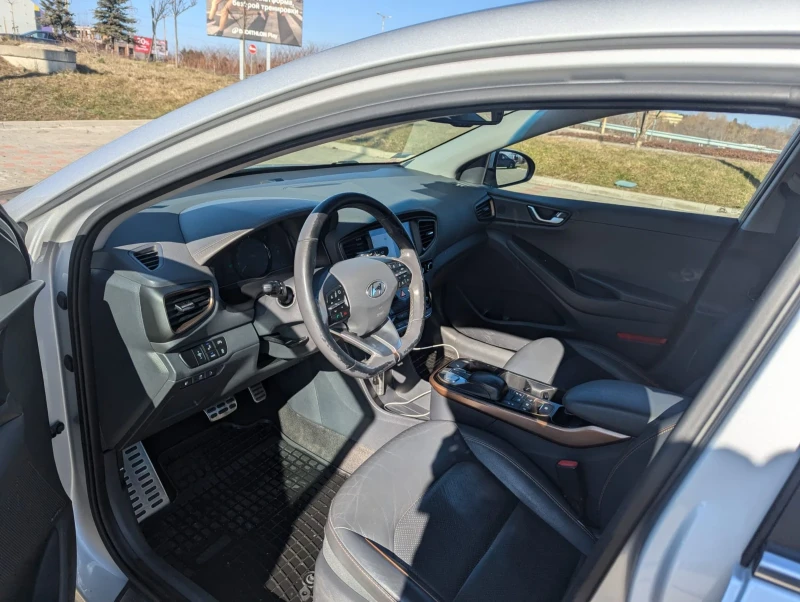 Hyundai Ioniq 28 kWh Premium , снимка 11 - Автомобили и джипове - 49080670