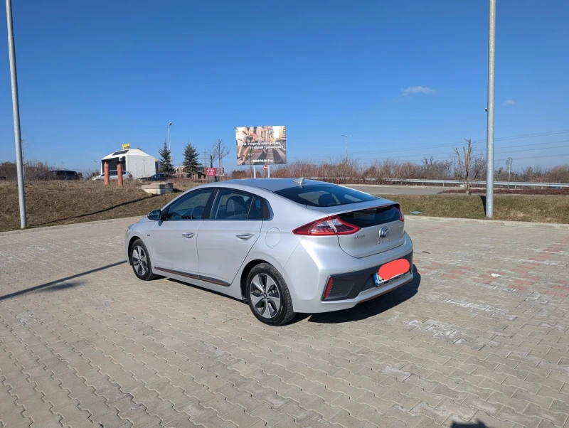 Hyundai Ioniq 28 kWh Premium , снимка 4 - Автомобили и джипове - 49080670