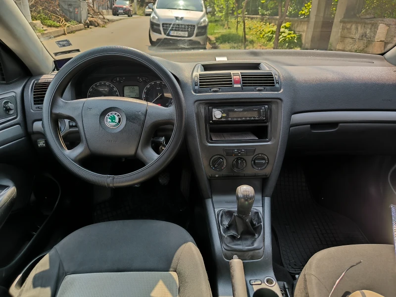 Skoda Octavia 1.6 MPI + газ, снимка 8 - Автомобили и джипове - 51205443