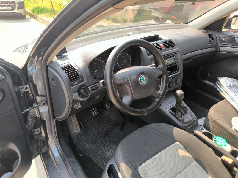 Skoda Octavia 1.6 MPI + газ, снимка 7 - Автомобили и джипове - 51205443