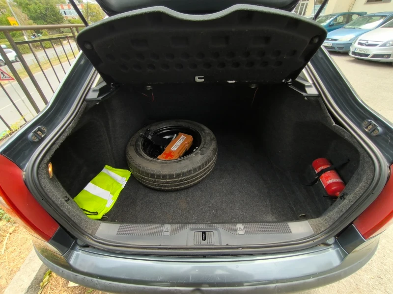 Skoda Octavia 1.6 MPI + газ, снимка 12 - Автомобили и джипове - 51205443