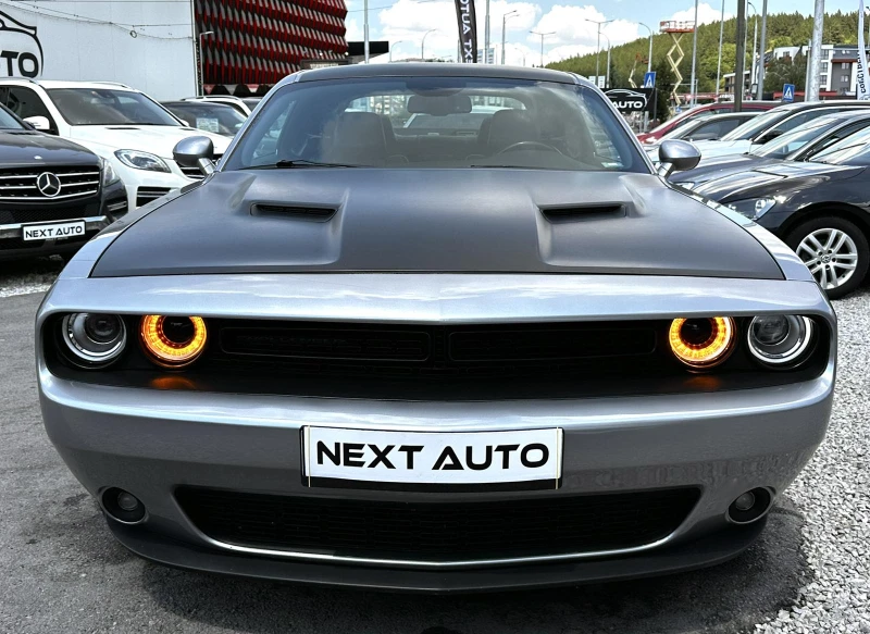 Dodge Challenger SXT Plus, снимка 2 - Автомобили и джипове - 51385401
