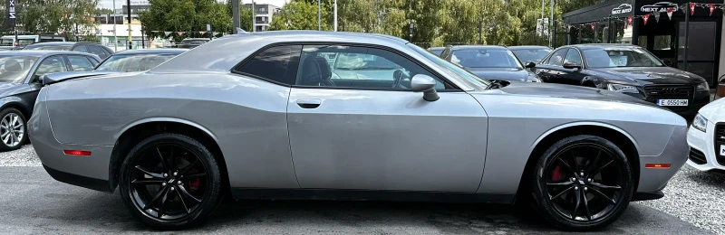 Dodge Challenger SXT Plus, снимка 4 - Автомобили и джипове - 51385401