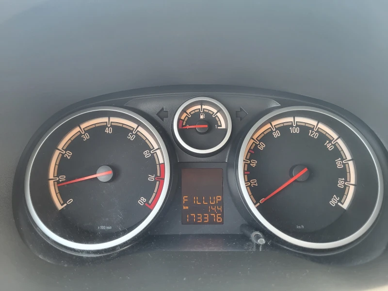 Opel Corsa 1.2i, снимка 16 - Автомобили и джипове - 51609130