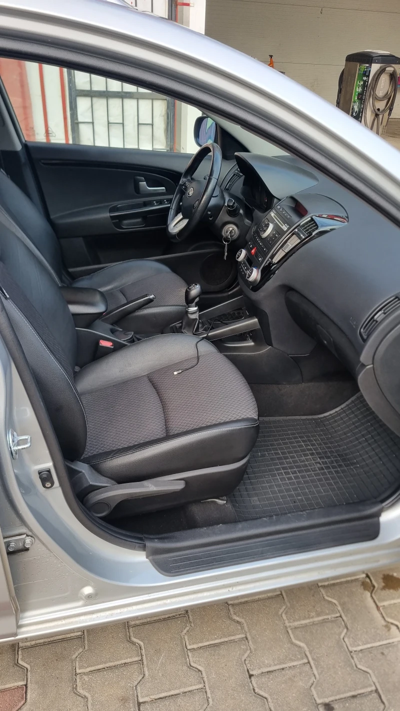 Kia Ceed, снимка 6 - Автомобили и джипове - 52654331