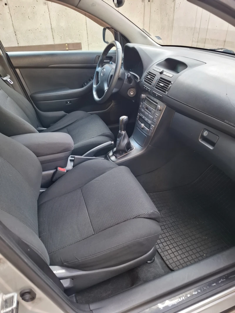 Toyota Avensis, снимка 6 - Автомобили и джипове - 52292345