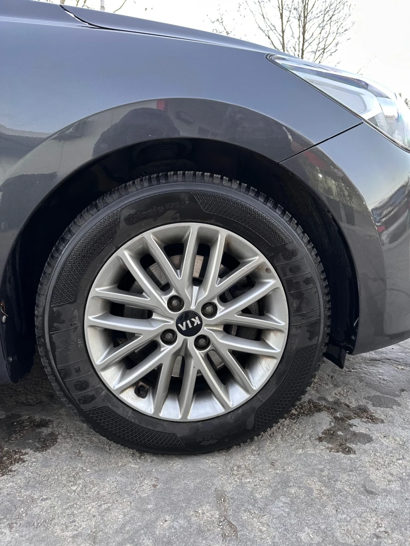 Kia Rio 1.4/Автоматик, снимка 11 - Автомобили и джипове - 52789009