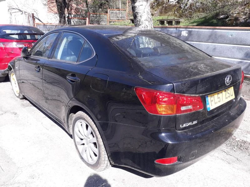 Lexus IS 220d 2.2, снимка 3 - Автомобили и джипове - 36351397