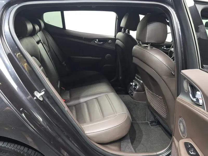Kia Stinger 3.3 2WD GT - САМО 30% АВАНС , снимка 12 - Автомобили и джипове - 55998798