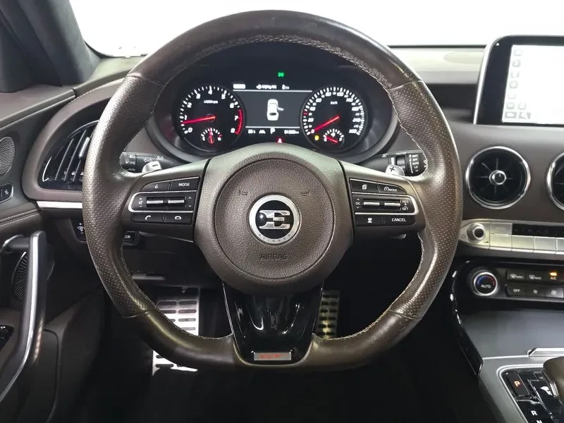 Kia Stinger 3.3 2WD GT - САМО 30% АВАНС , снимка 13 - Автомобили и джипове - 55998798