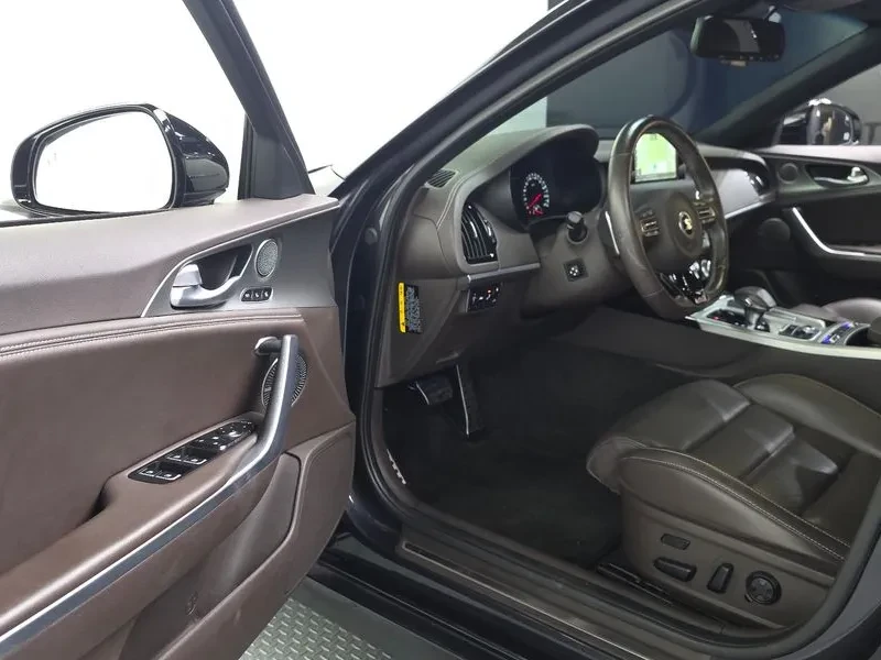 Kia Stinger 3.3 2WD GT - САМО 30% АВАНС , снимка 10 - Автомобили и джипове - 55998798