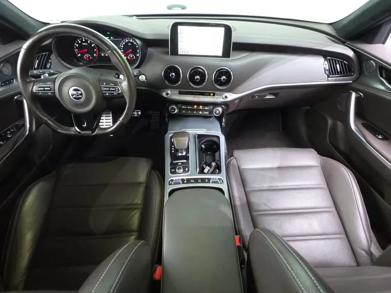 Kia Stinger 3.3 2WD GT - САМО 30% АВАНС , снимка 7 - Автомобили и джипове - 55998798