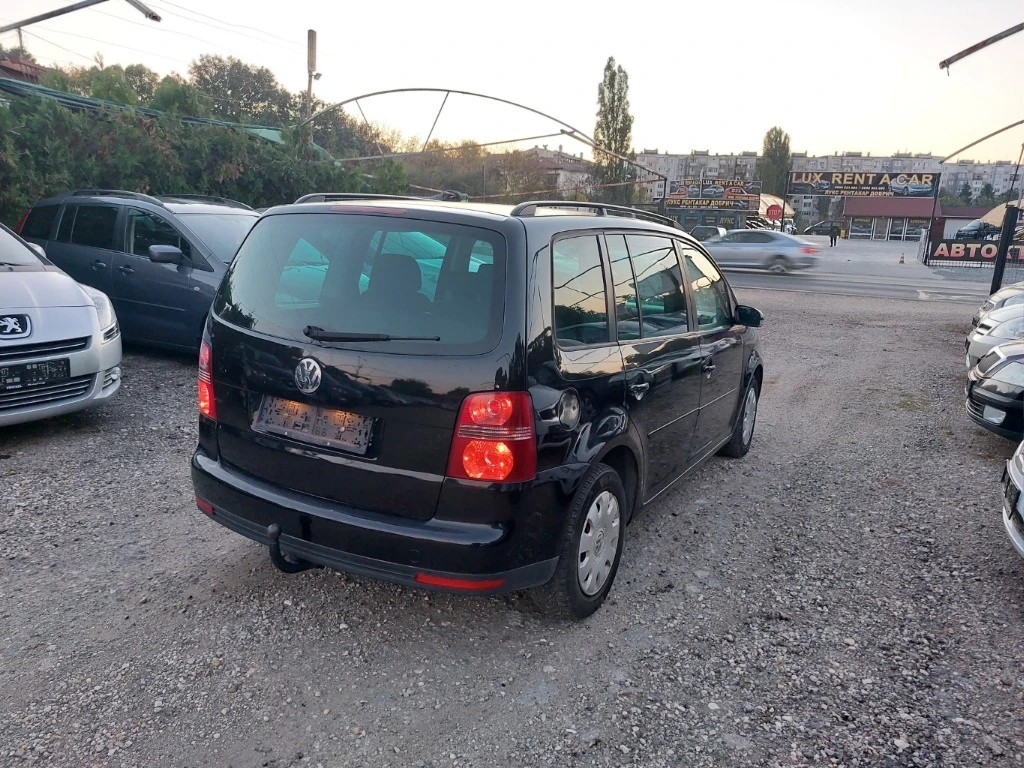 VW Touran АВТОМАТИК - изображение 5