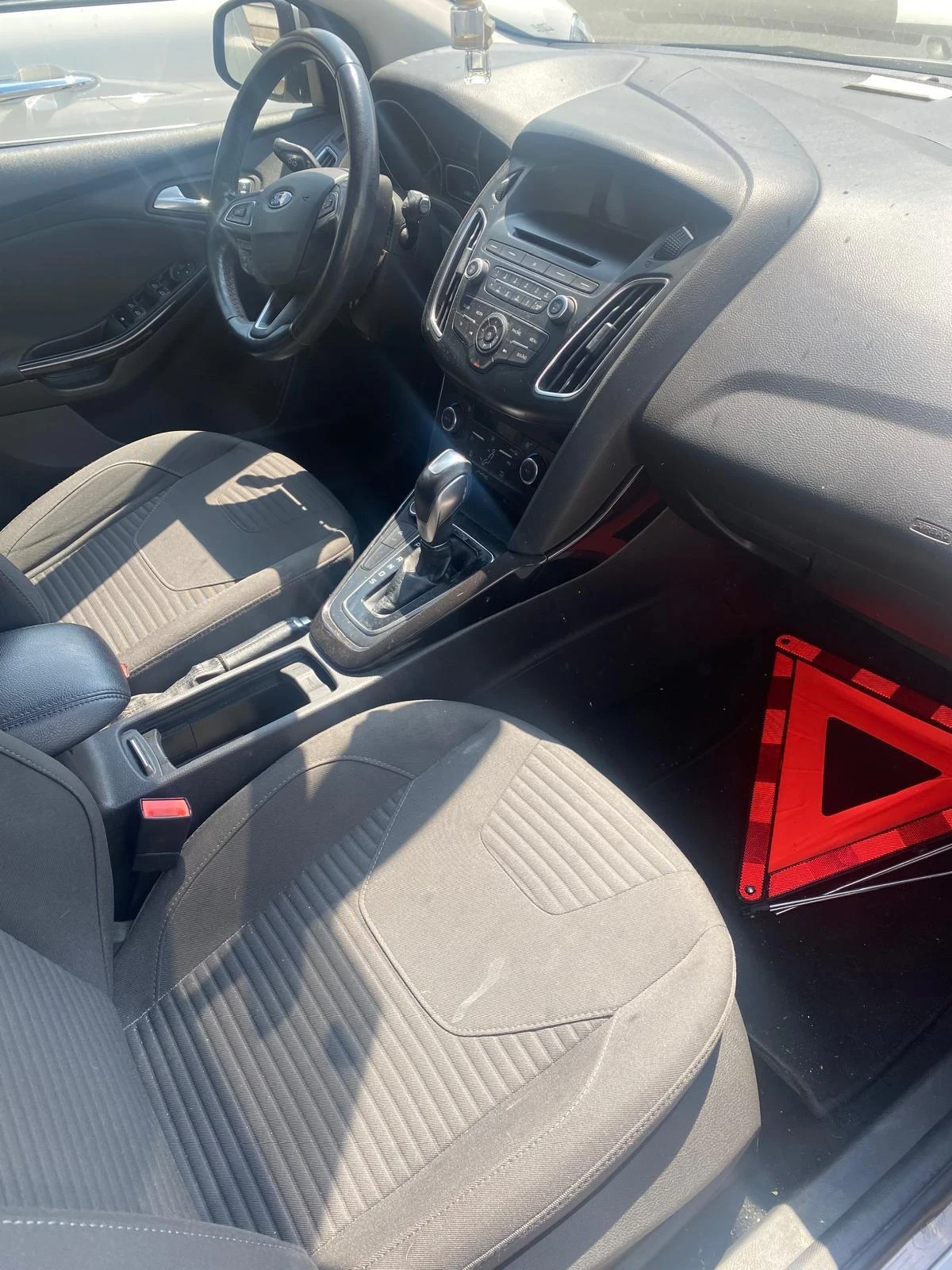 Ford Focus 1.5tdci 120кс  НАЛИЧНА В БГ - изображение 9