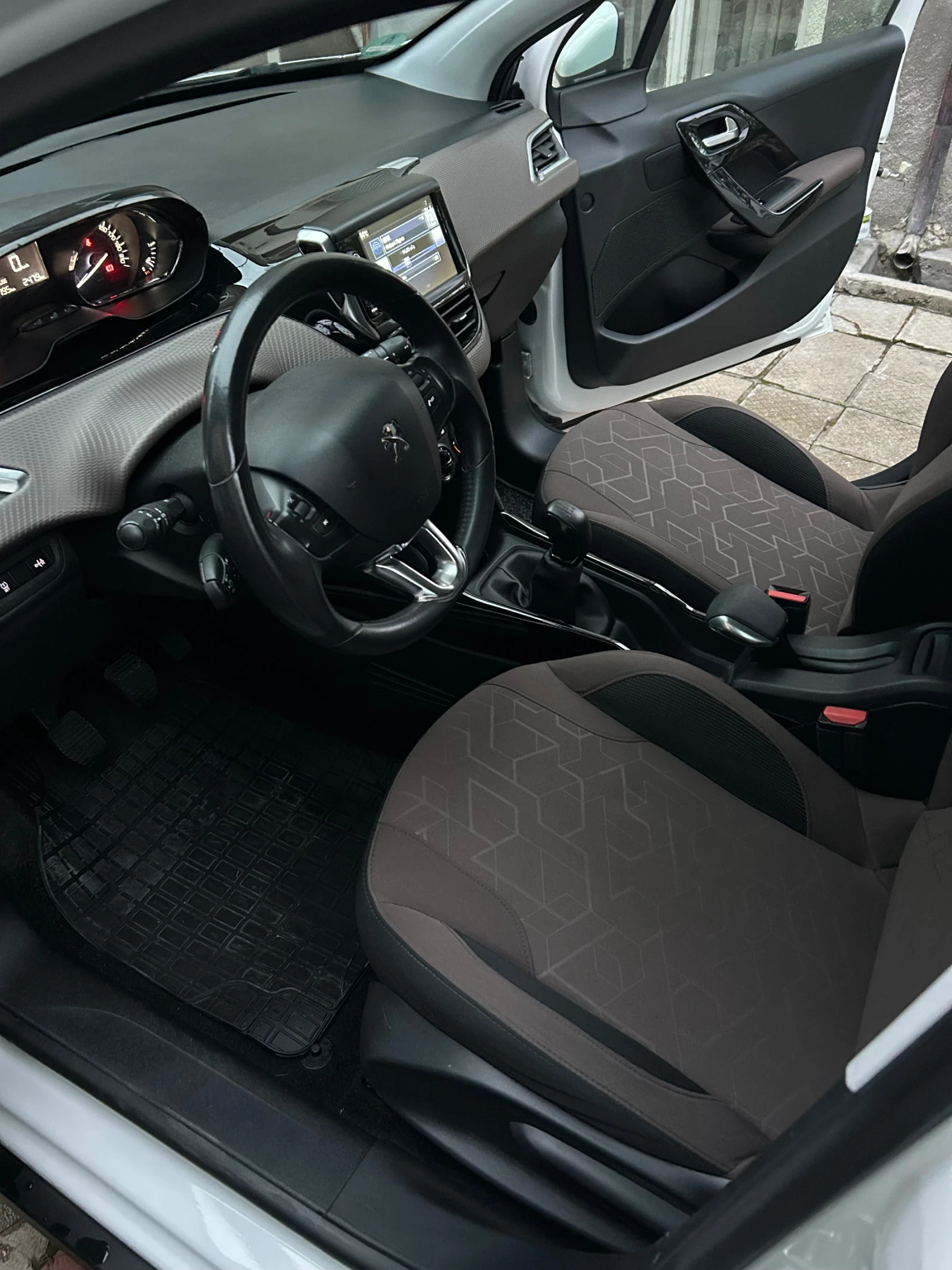 Peugeot 2008 1.6 HDI - изображение 3