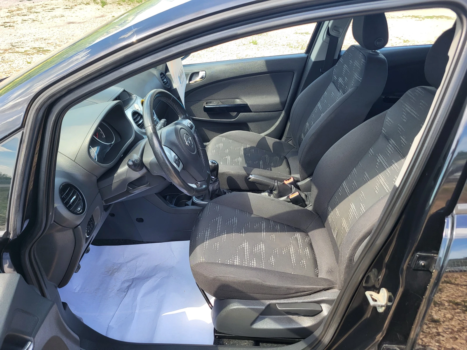 Opel Corsa 1.2i - изображение 9