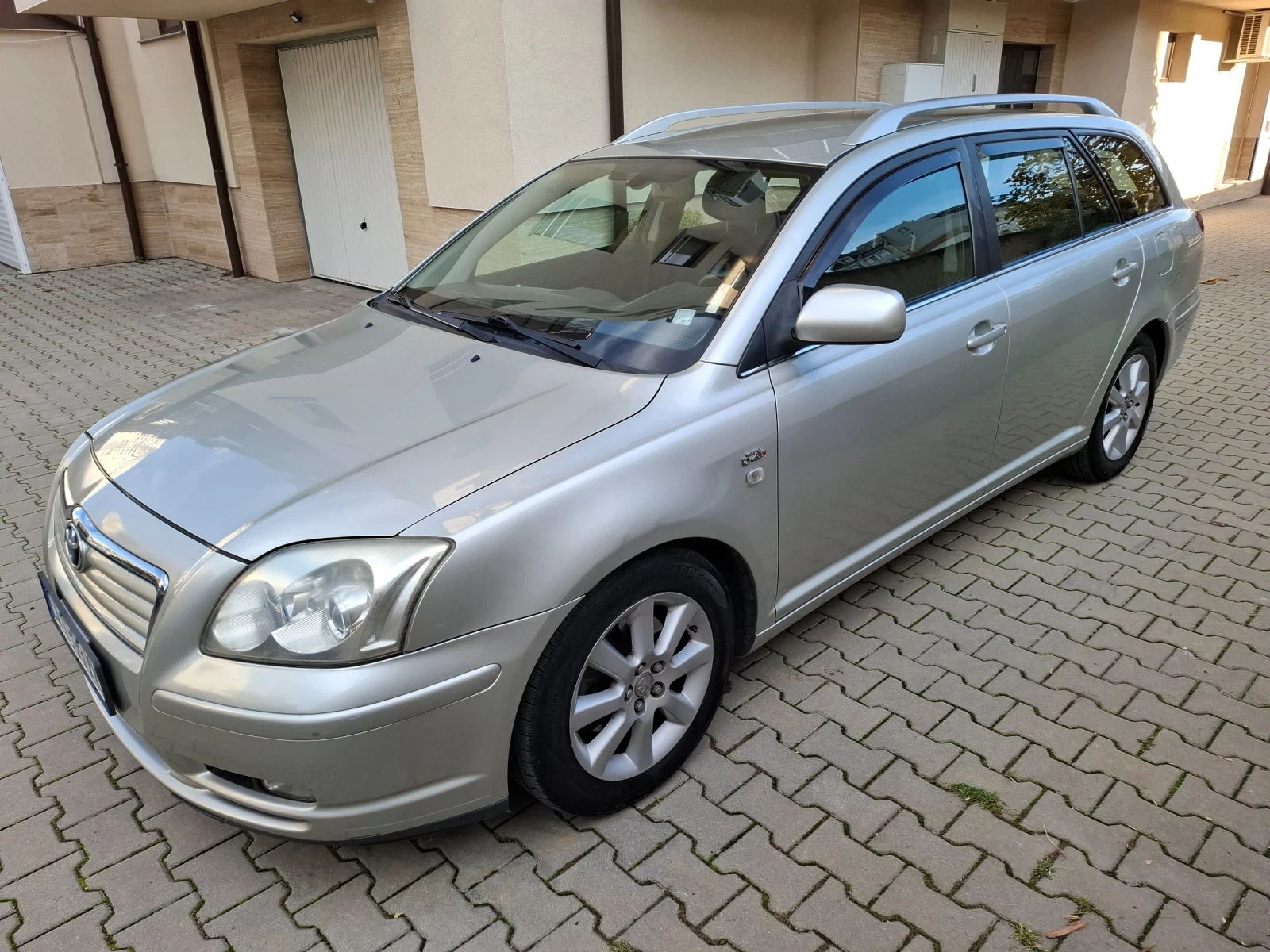 Toyota Avensis  - изображение 2