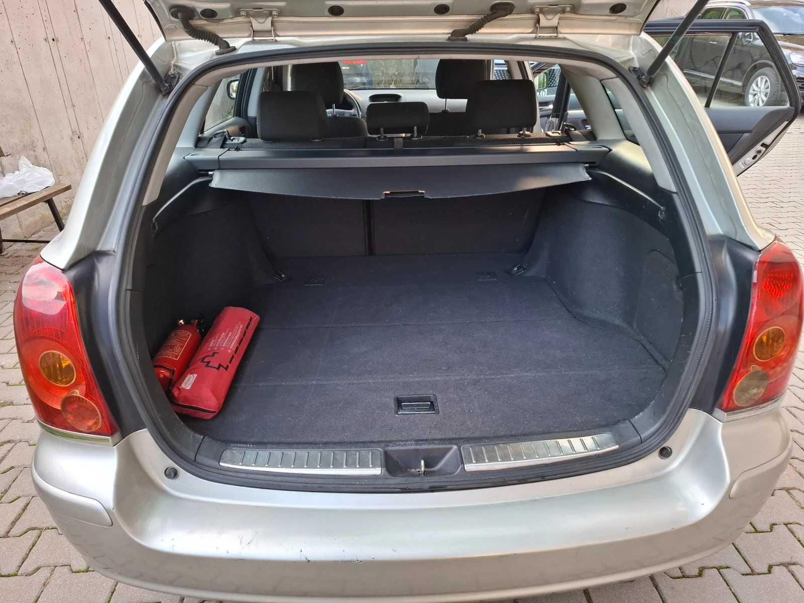 Toyota Avensis  - изображение 8