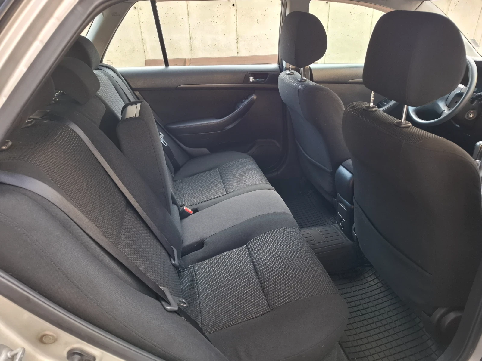 Toyota Avensis  - изображение 7