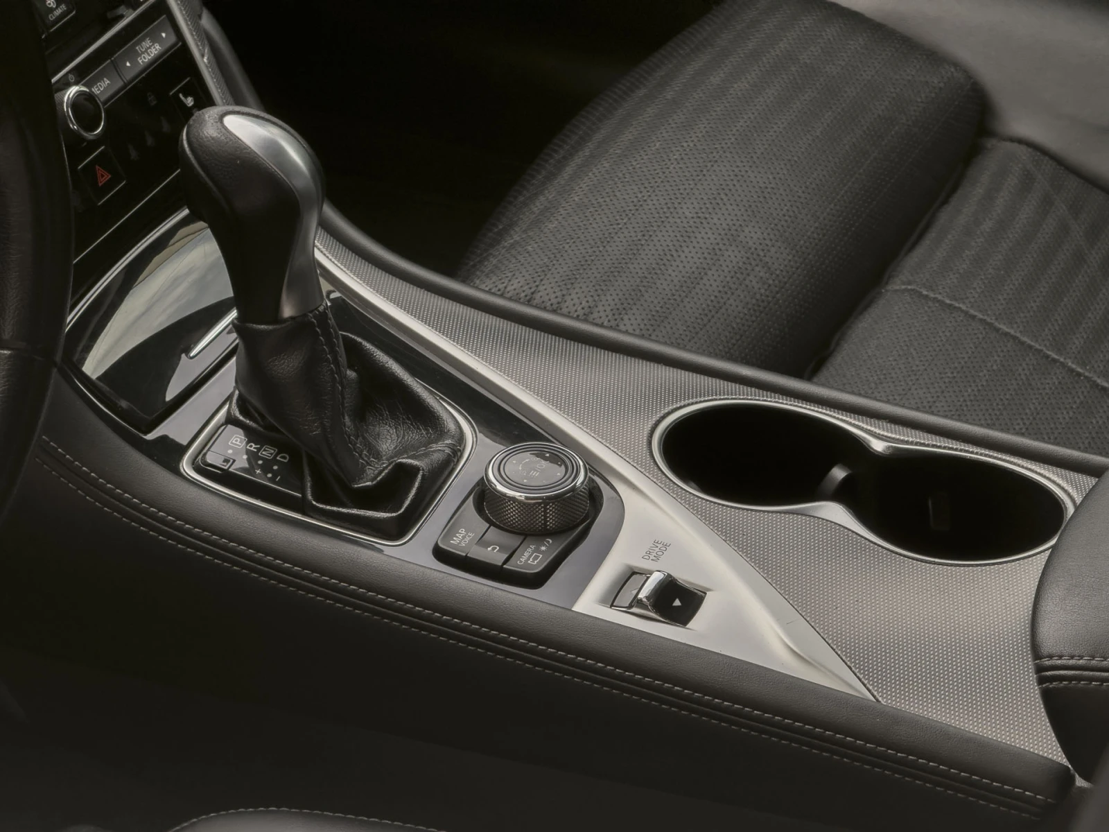 Infiniti Q50 S Hybrid AWD, снимка 13 - Автомобили и джипове - 55420235
