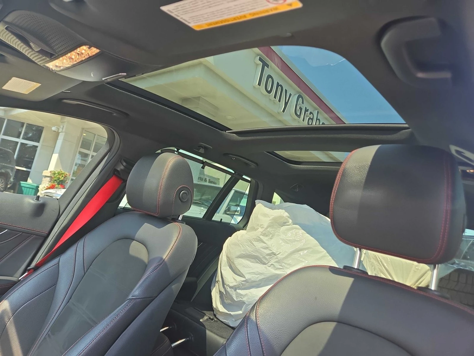 Mercedes-Benz C 43 AMG 4MATIC Автокредит Цена до България, снимка 11 - Автомобили и джипове - 55557650