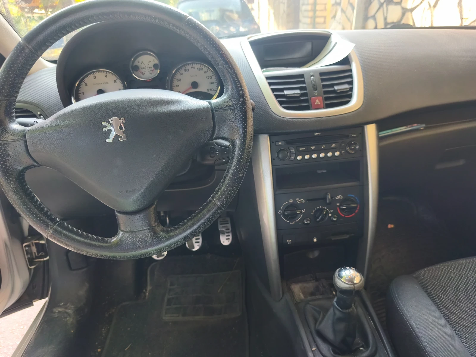 Peugeot 207, снимка 7 - Автомобили и джипове - 55649389