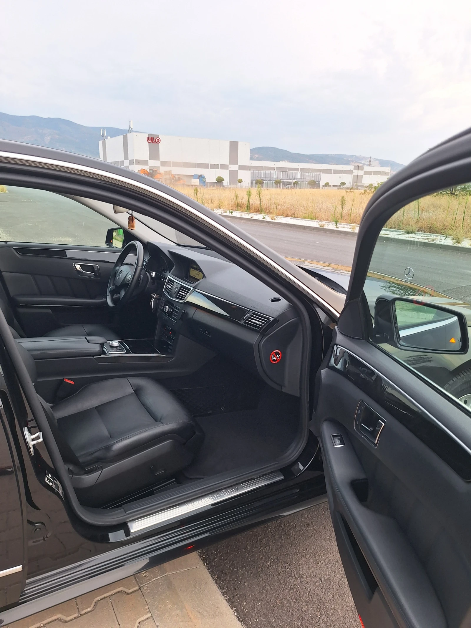 Mercedes-Benz E 350 3.5 CDI Avantgarde , снимка 8 - Автомобили и джипове - 55932325