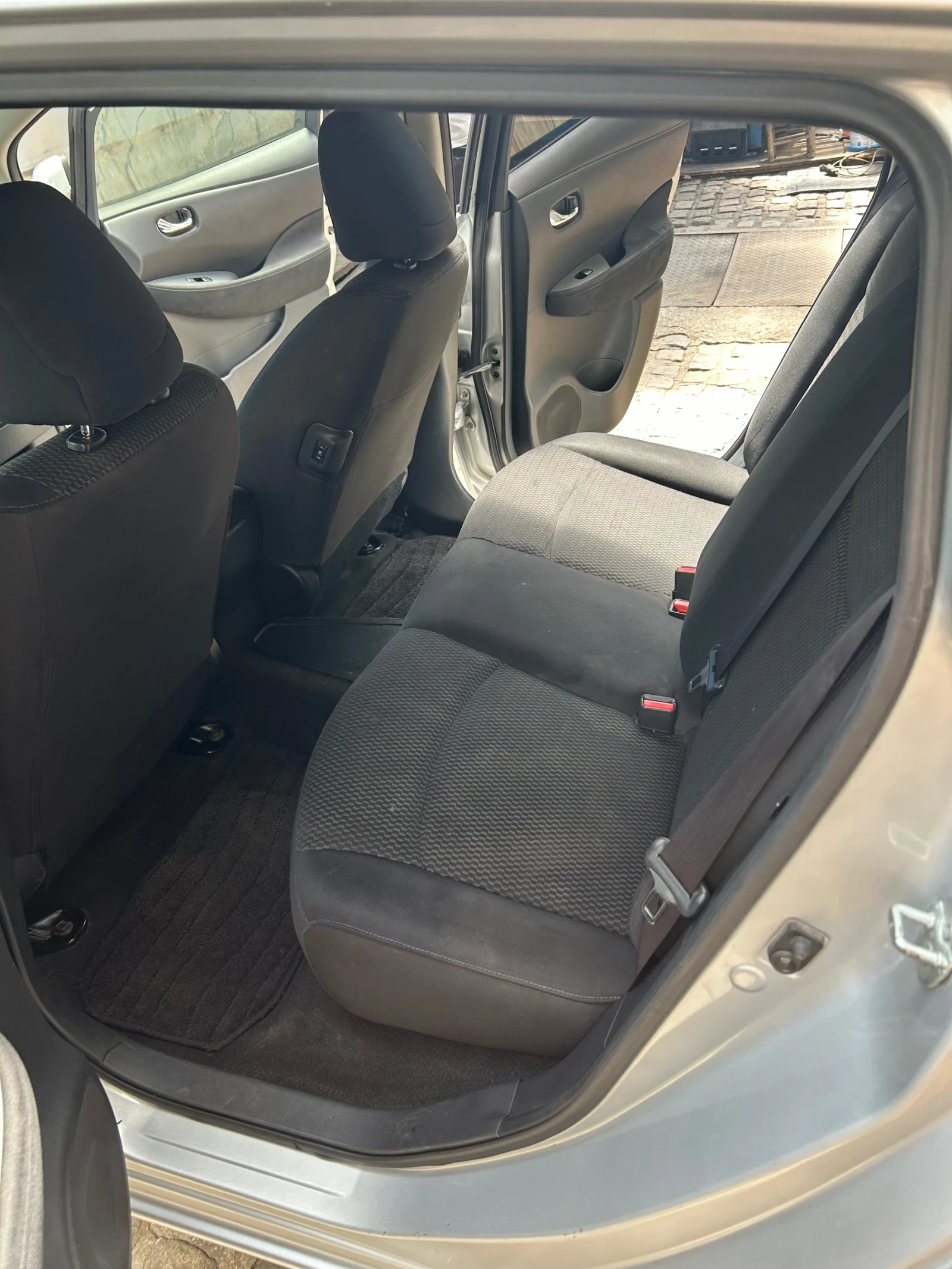Nissan Leaf , снимка 12 - Автомобили и джипове - 55960915