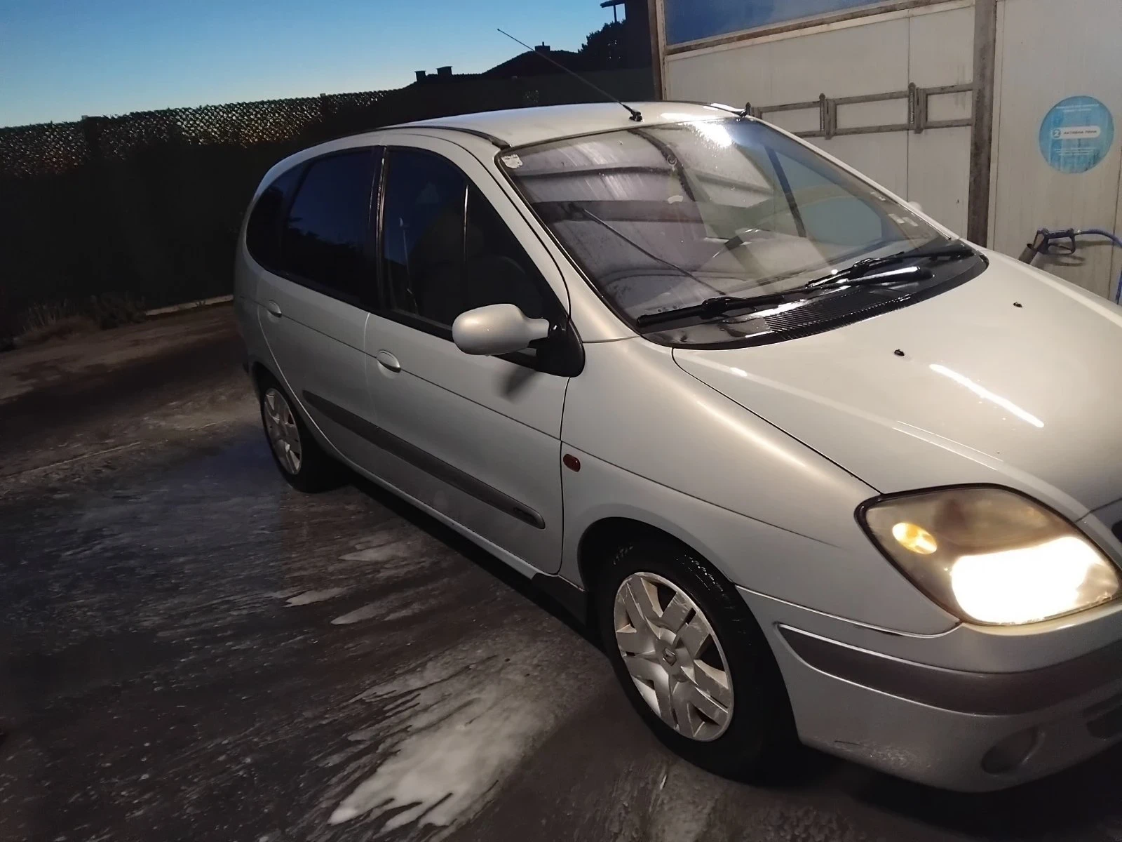 Renault Scenic, снимка 2 - Автомобили и джипове - 56012631