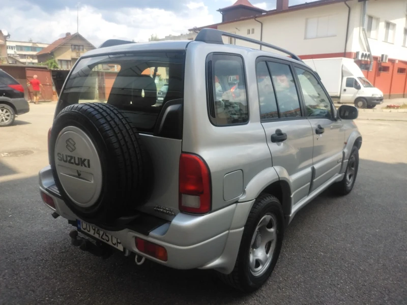 Suzuki Grand vitara 2.0, снимка 3 - Автомобили и джипове - 47952684