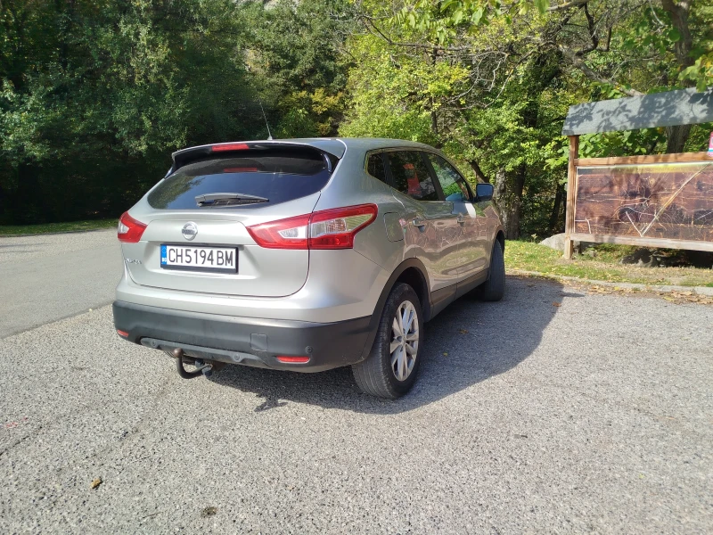 Nissan Qashqai 1.2 DIG-T, снимка 13 - Автомобили и джипове - 52617389