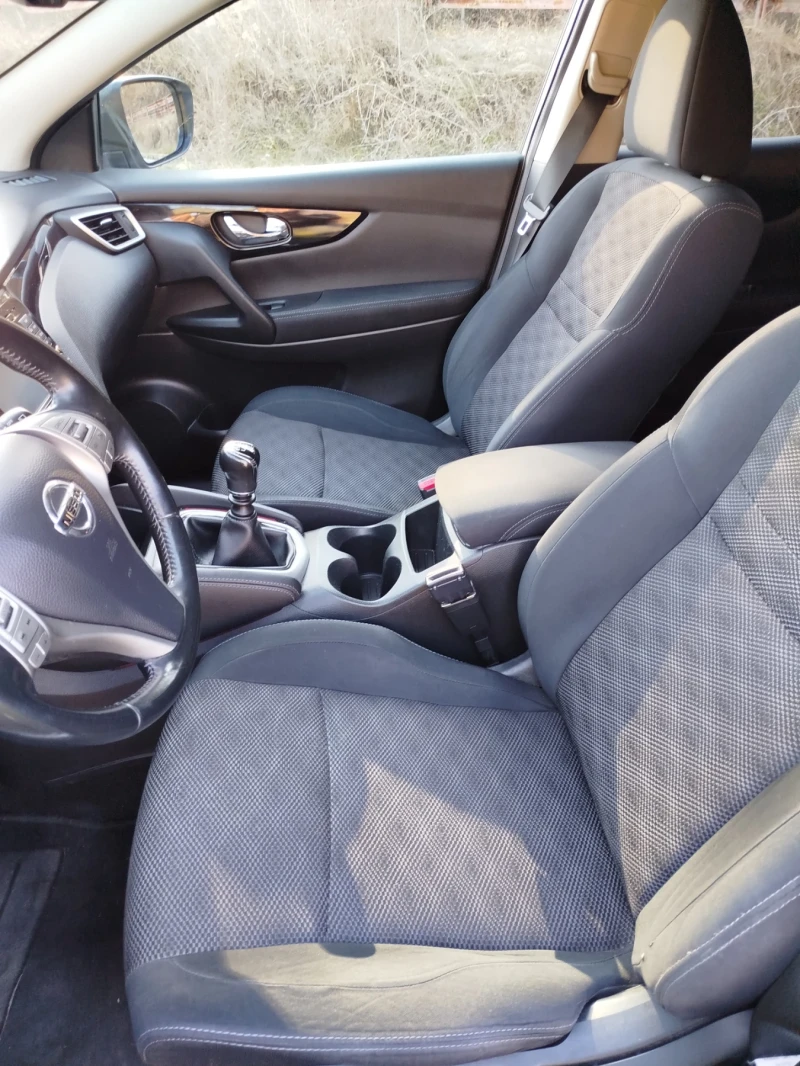 Nissan Qashqai 1.2 DIG-T, снимка 8 - Автомобили и джипове - 52617389