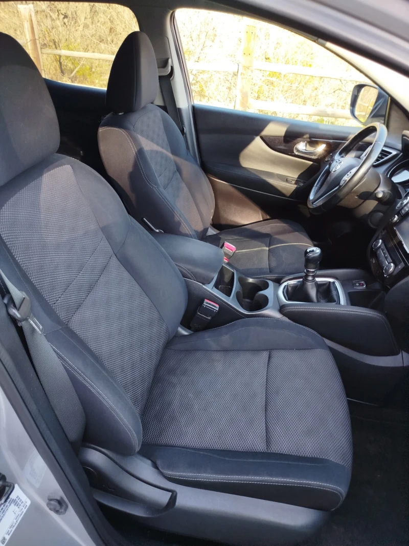 Nissan Qashqai 1.2 DIG-T, снимка 9 - Автомобили и джипове - 52617389