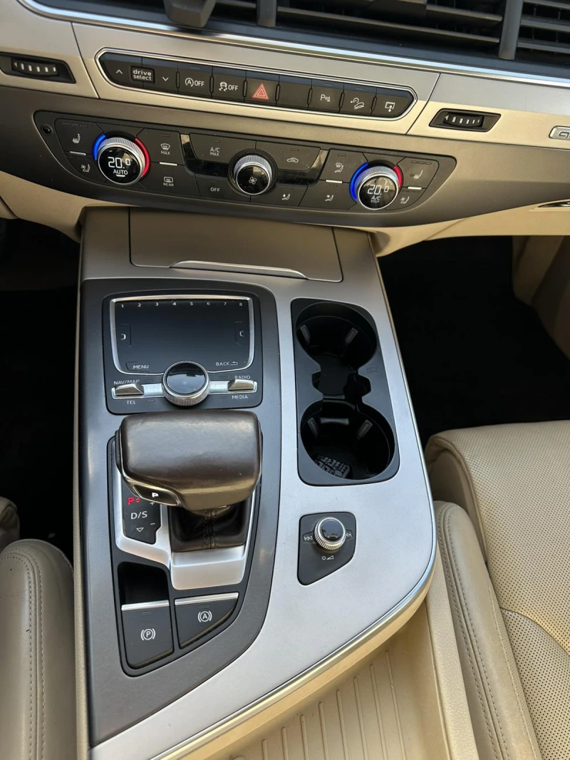 Audi Q7, снимка 7 - Автомобили и джипове - 51416737