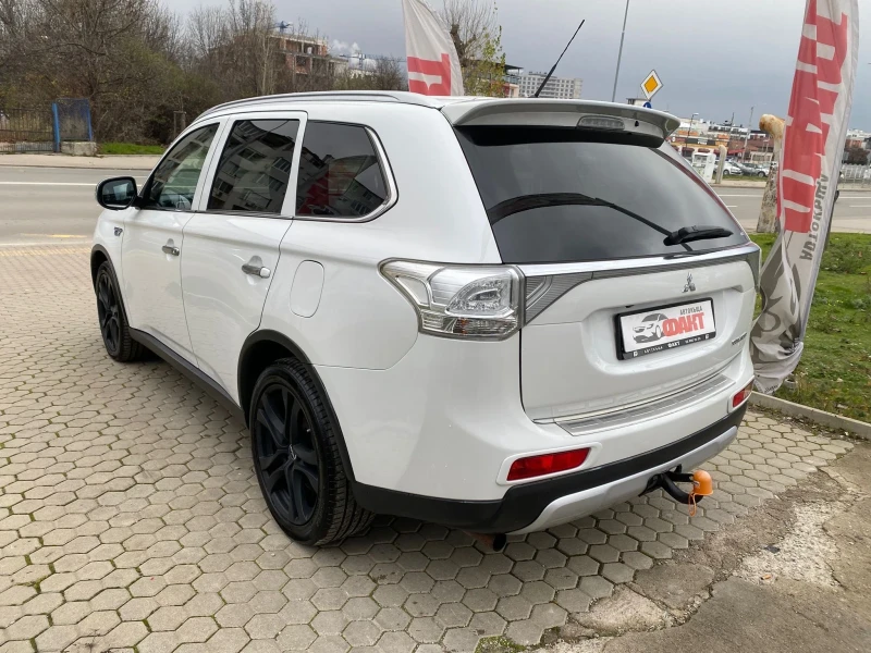 Mitsubishi Outlander 2.0PHEV/4x4, снимка 6 - Автомобили и джипове - 52707029