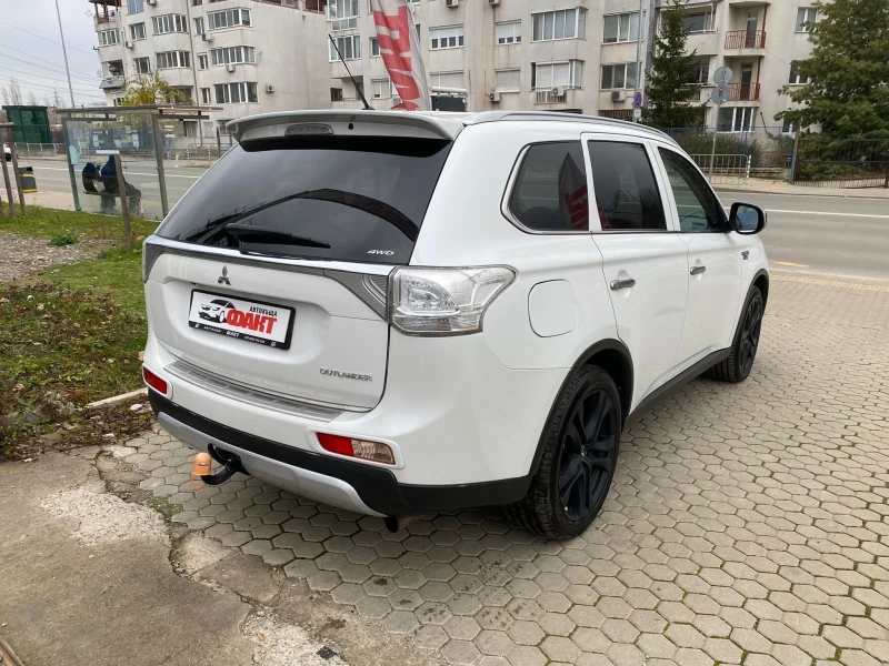 Mitsubishi Outlander 2.0PHEV/4x4, снимка 4 - Автомобили и джипове - 52707029