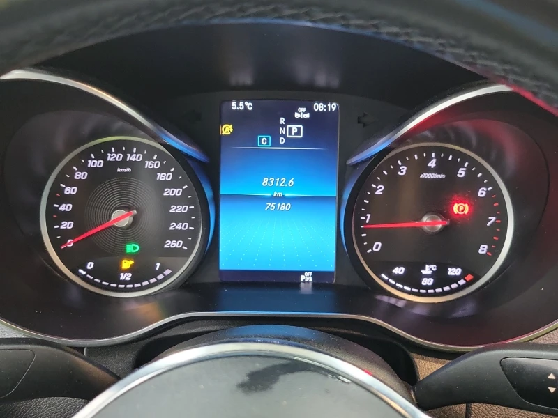 Mercedes-Benz GLC 300 AMG-Line * Без забележки * CARFAX * , снимка 9 - Автомобили и джипове - 53502115