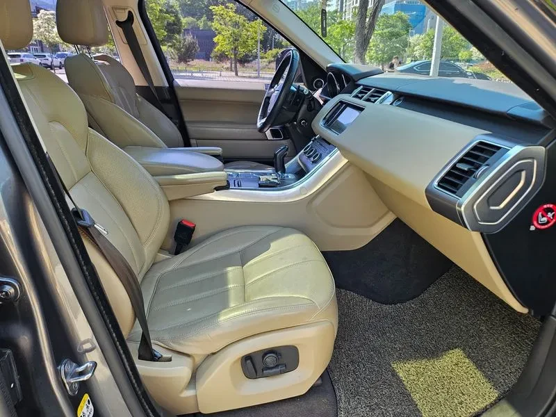 Land Rover Range Rover Sport 3.0D, снимка 13 - Автомобили и джипове - 54500571