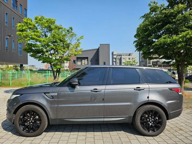 Land Rover Range Rover Sport 3.0D, снимка 5 - Автомобили и джипове - 54500571