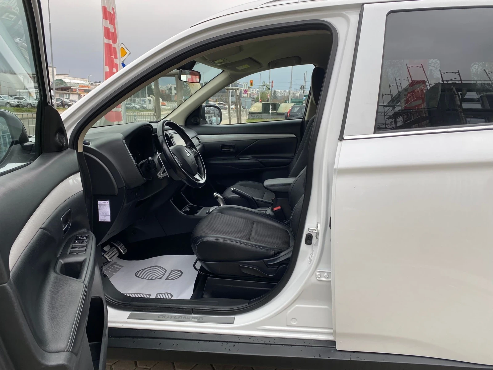 Mitsubishi Outlander 2.0PHEV/4x4 | Mobile.bg   8