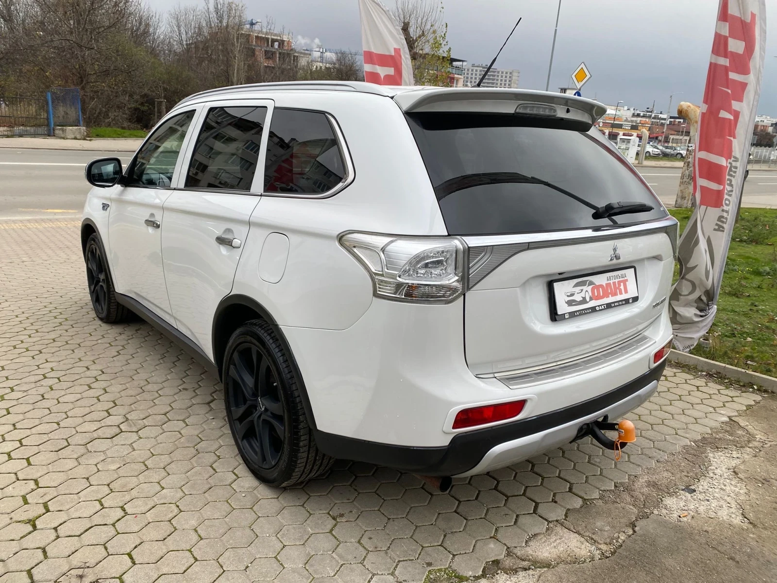 Mitsubishi Outlander 2.0PHEV/4x4 | Mobile.bg   6