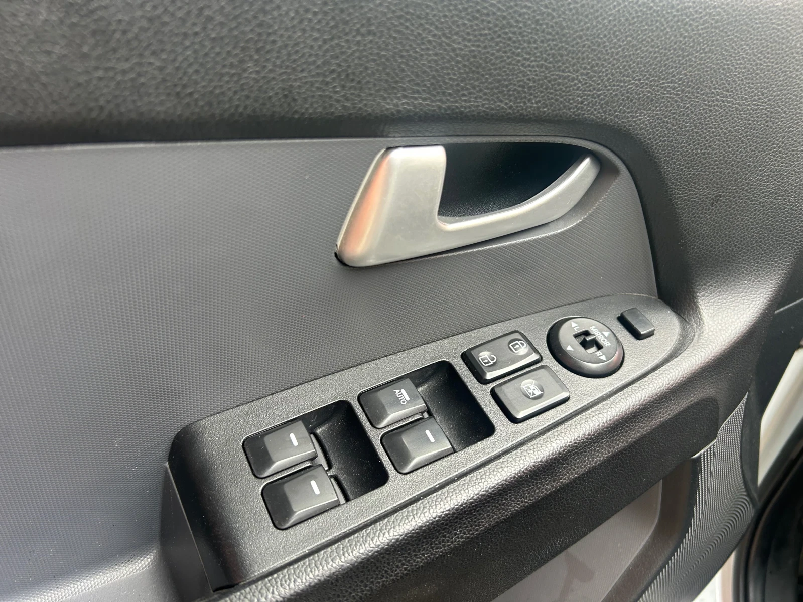 Kia Sportage 4x4 AWD LPG, снимка 10 - Автомобили и джипове - 53282707