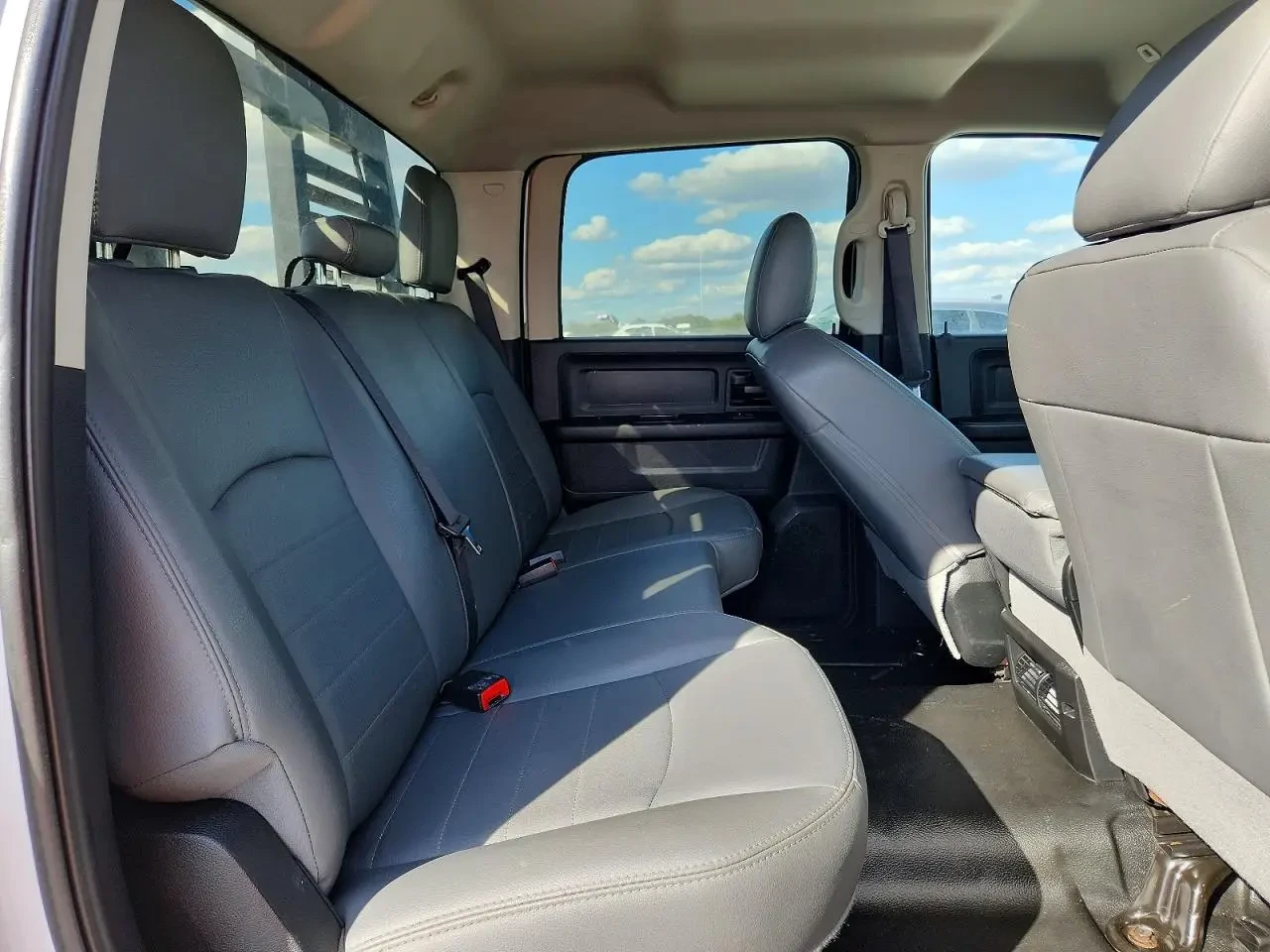 Dodge RAM 2500 ST, снимка 9 - Автомобили и джипове - 53909087