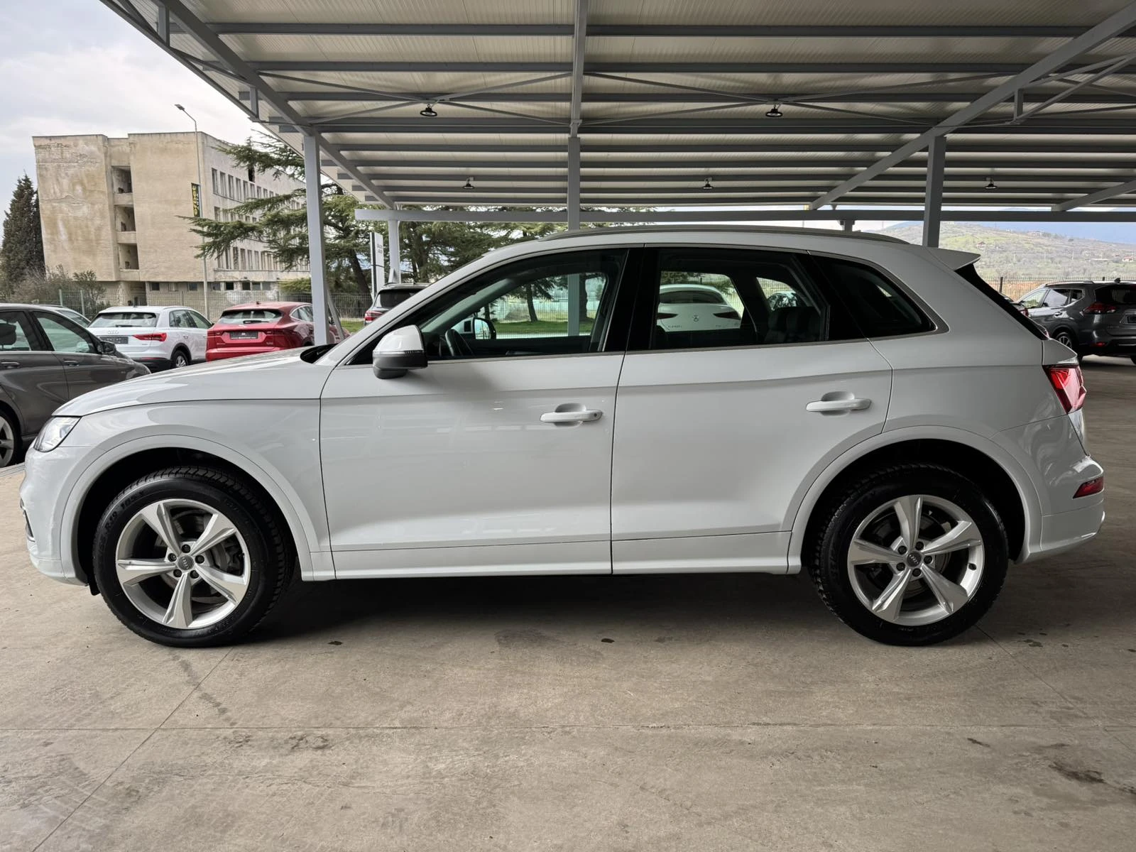 Audi Q5 40TDI* 190ps* Distr* quattro* ����* ������ | Mobile.bg � ����������� 2