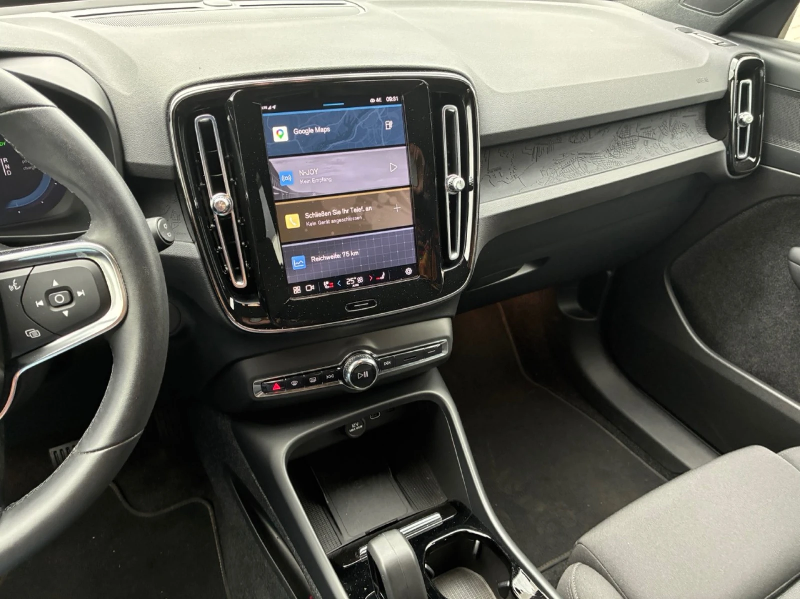 Volvo XC40 Core - Electric, снимка 9 - Автомобили и джипове - 53995815