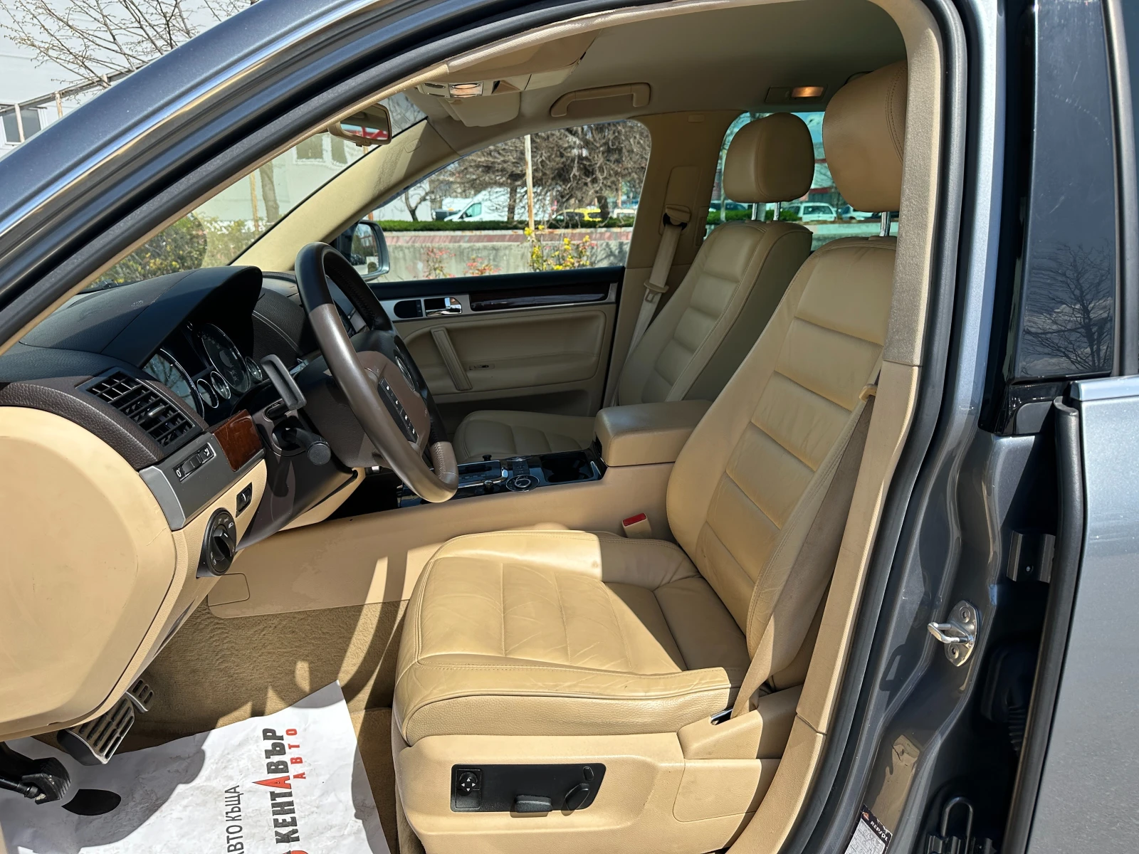 VW Touareg 4.2i с ГАЗ, снимка 9 - Автомобили и джипове - 54256571