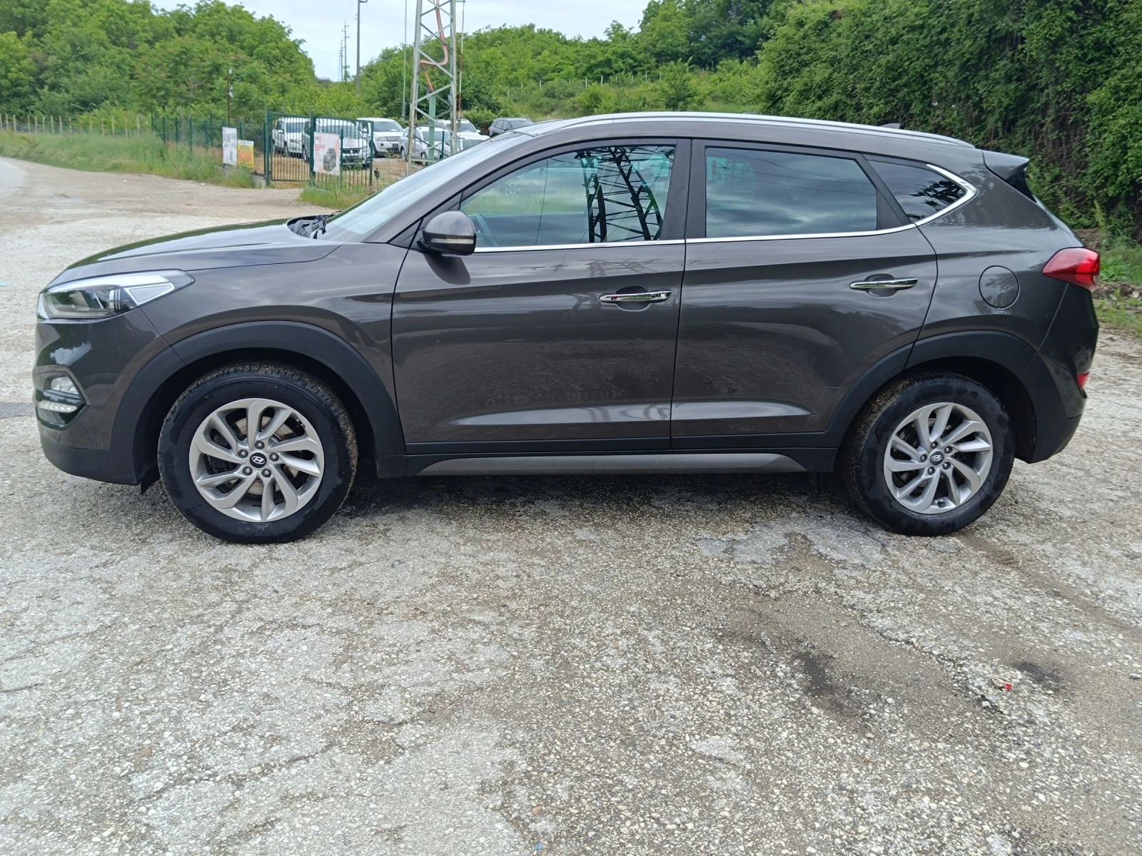 Hyundai Tucson 1.6, снимка 5 - Автомобили и джипове - 54898808
